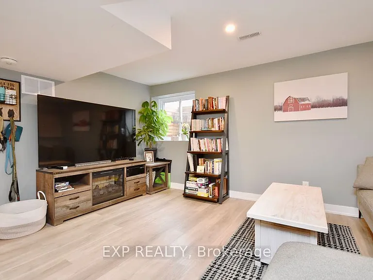 39 Dancy Dr #BASEMENT — Photo 2
