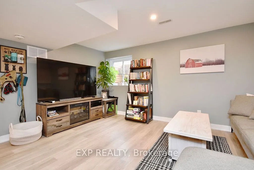 Building Photo - 39 Dancy Dr #BASEMENT