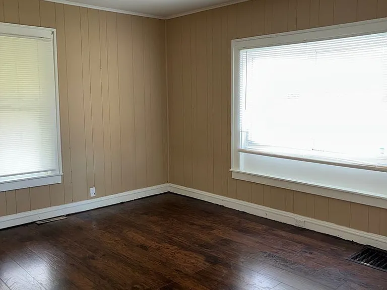 1703 Oakdale Ave — Photo 8
