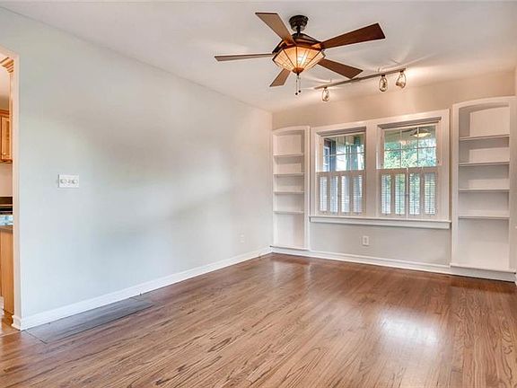 5th image of 2310 Weber St