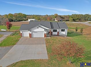 6800 Leisure Ln, Hickman, NE 68372