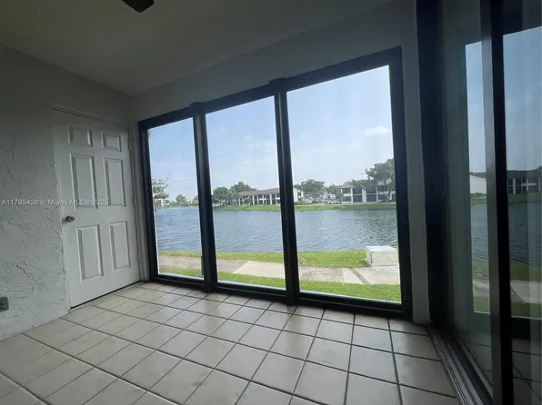 203 Lake Pointe Dr APT 208, Fort Lauderdale, FL 33309