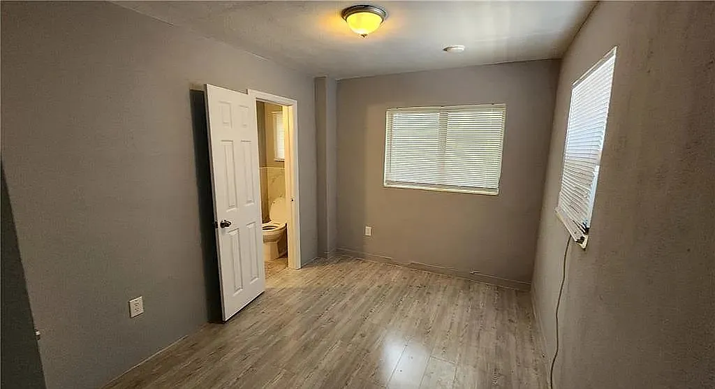 2252 Maple Ave — Photo 4