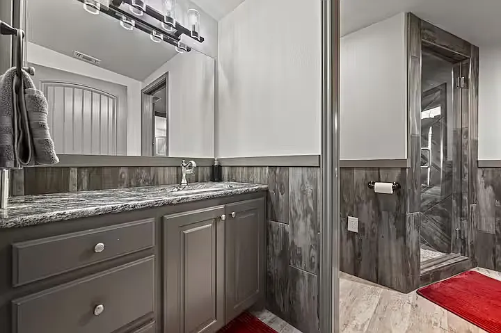 3 Jesse James Dr #B — Photo 16