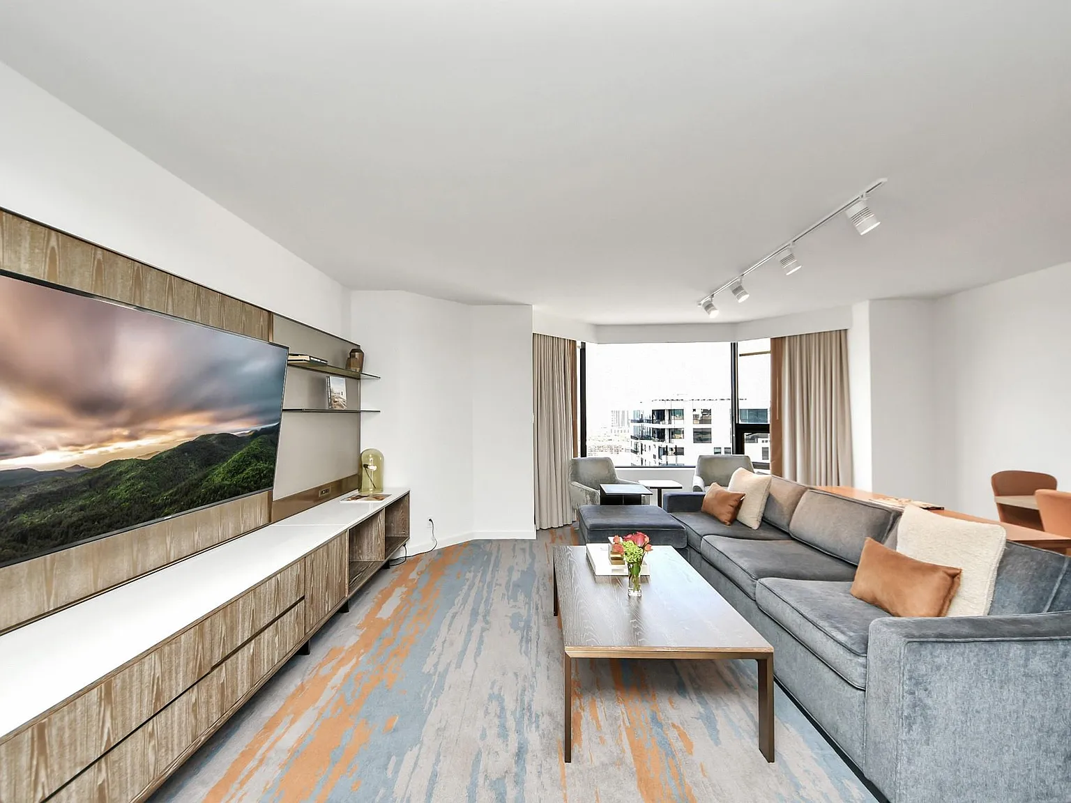 2 bed, 2.0 bath, 1300 sqft, $10,000 — Photo 4