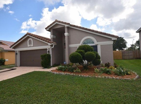2nd image of 8656 Tourmaline Blvd