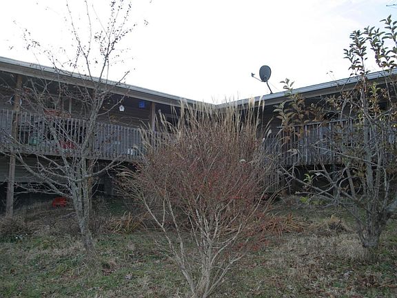 3rd image of 620 Oakwood Dr