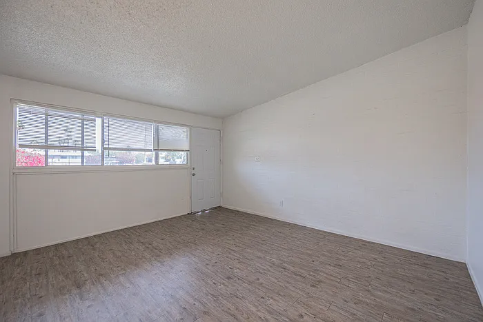 2139 W Devonshire Ave #2 — Photo 7