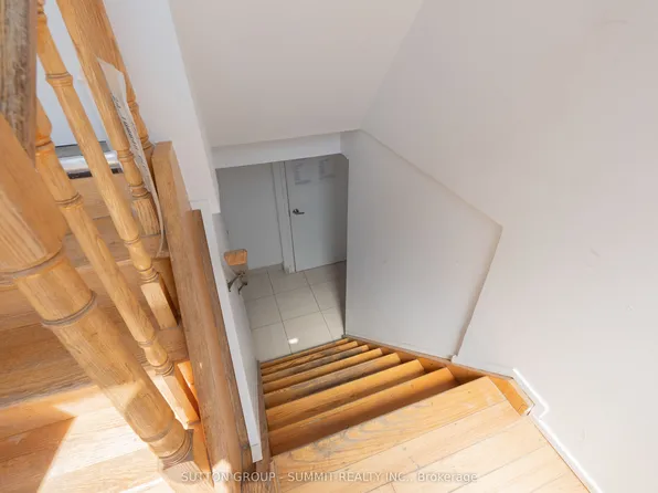 29 Yatescastle Dr, Toronto, ON M3L 2B9