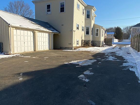 Large driveway/off street parking
