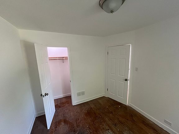4th image of 650 E 105th Pl
