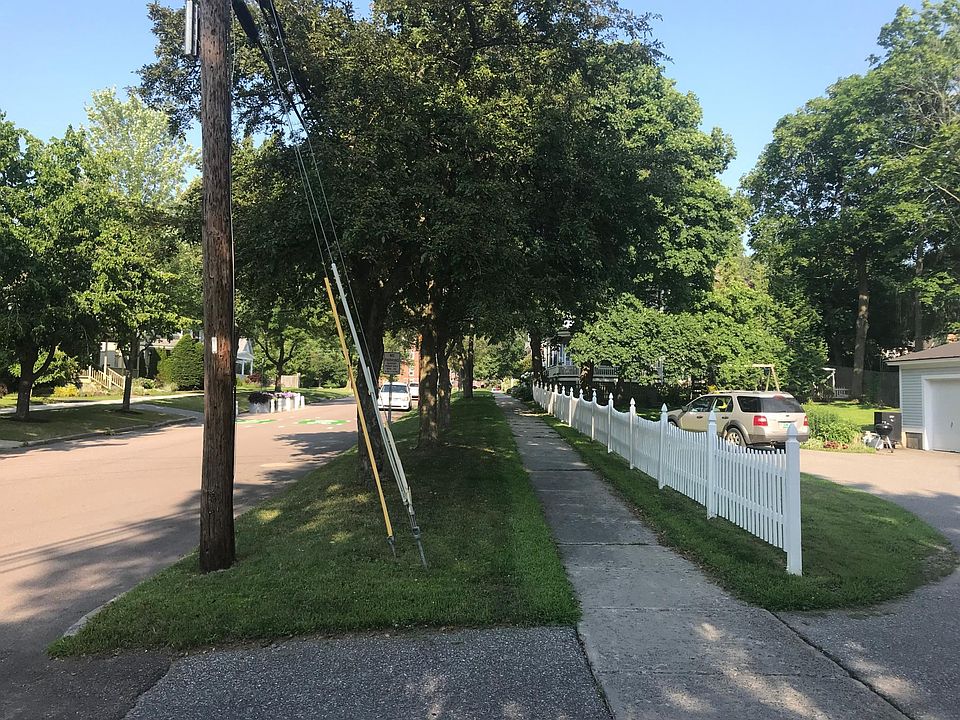 Around the corner from UVM Medical Ctr, top of Loomis Street