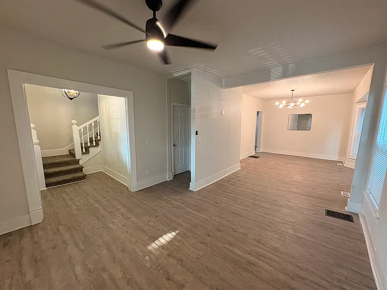3011 Holmes St — Photo 4