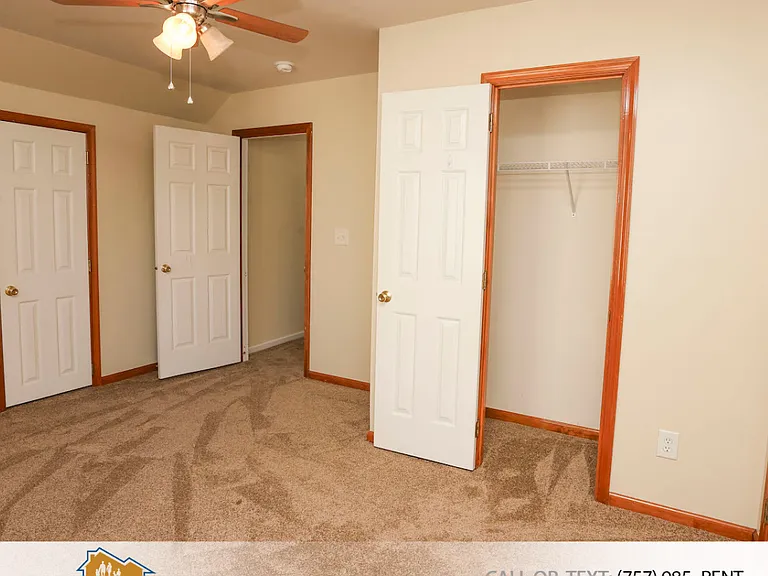 938 Churchill Ln — Photo 35