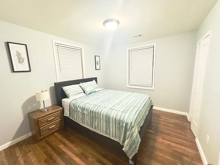 1514 S McLean Blvd — Photo 6