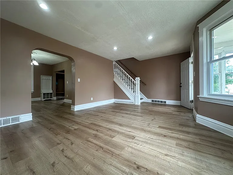 431 W Wayne St — Photo 7