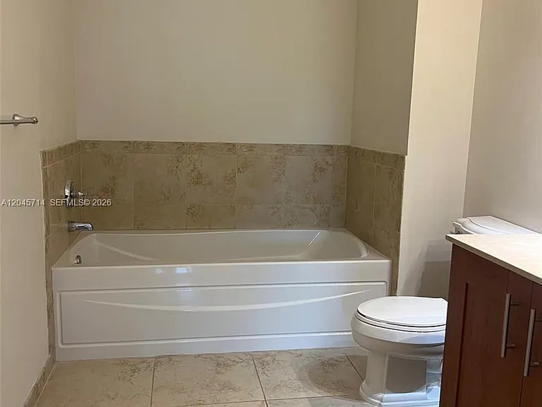 1300 Ponce De Leon Blvd #608 — Photo 9