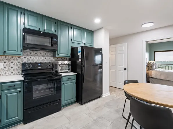 1200 Beacon Pkwy E Unit 704, Birmingham, AL 35209
