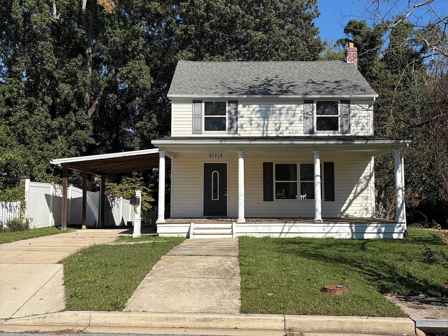4 bed, 1600 sqft, $2,400 — Photo 1