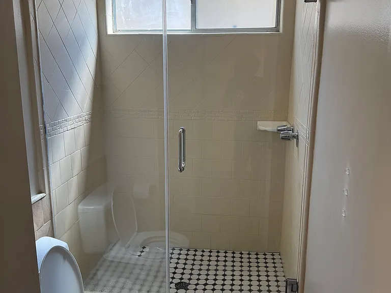 1040 N Laurel Ave #1 — Photo 17