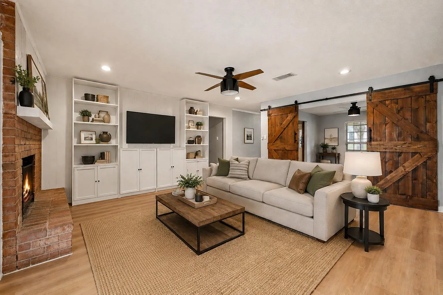 3 bed, 2.0 bath, 1668 sqft, $2,500 — Photo 3
