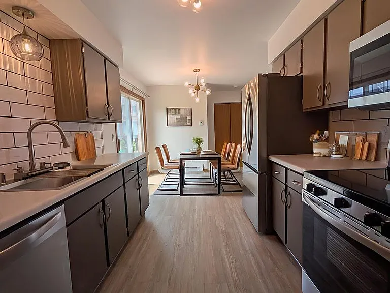 1516 Vogt Dr — Photo 30
