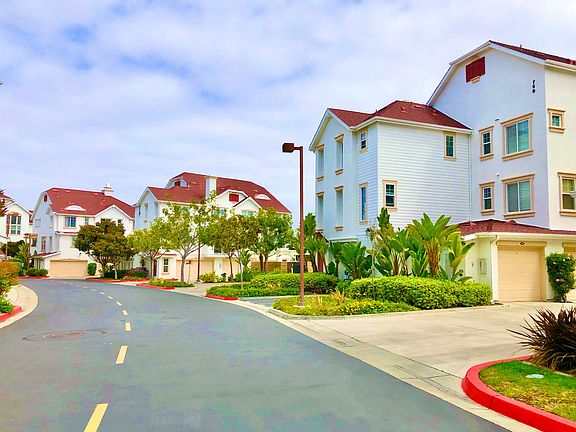 5th image of 820 Harbor Cliff Way Unit 254