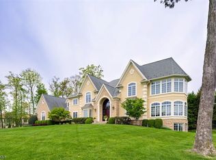 46 Geiger Ln, Warren, NJ 07059