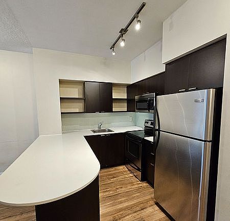 3rd image of 35 Hayden St #614