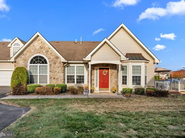 36 Villa Dr #192, Warminster, PA 18974