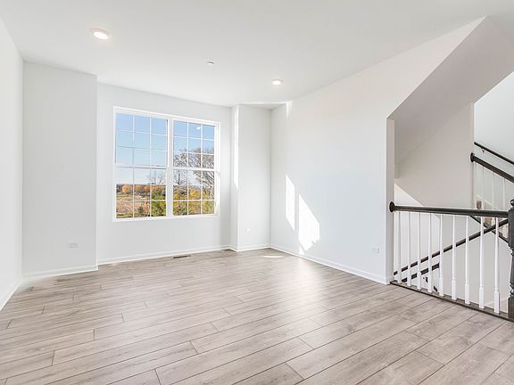 4th image of 9252 Harlowe Ln