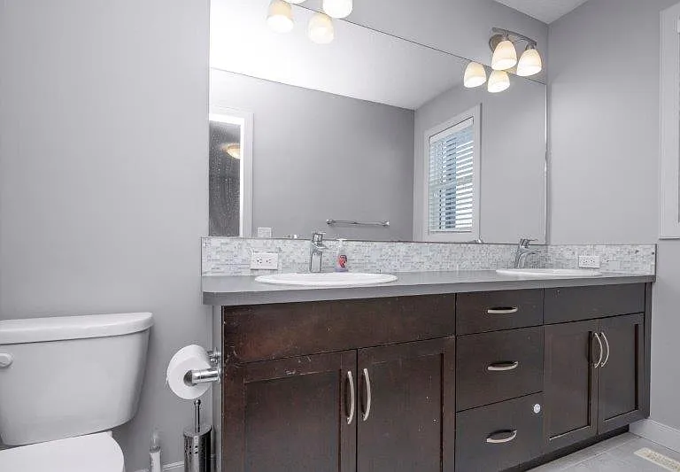 226 Redstone Dr NE — Photo 18