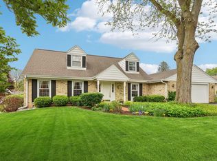 21850 Valiant Dr, Brookfield, WI 53045