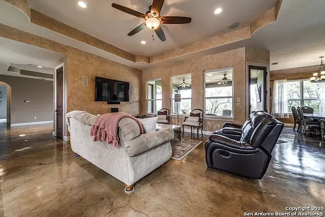 4 bed, 3467 sqft, $6,000 — Photo 2