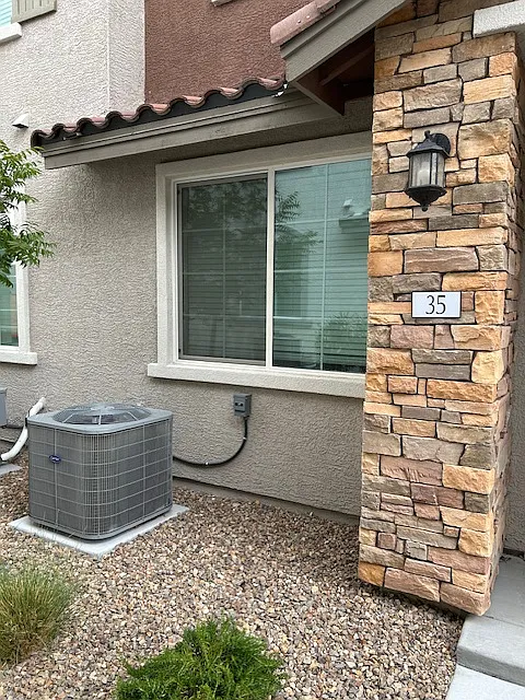 3 bed, 2.5 bath, 1518 sqft, $2,100 — Photo 2