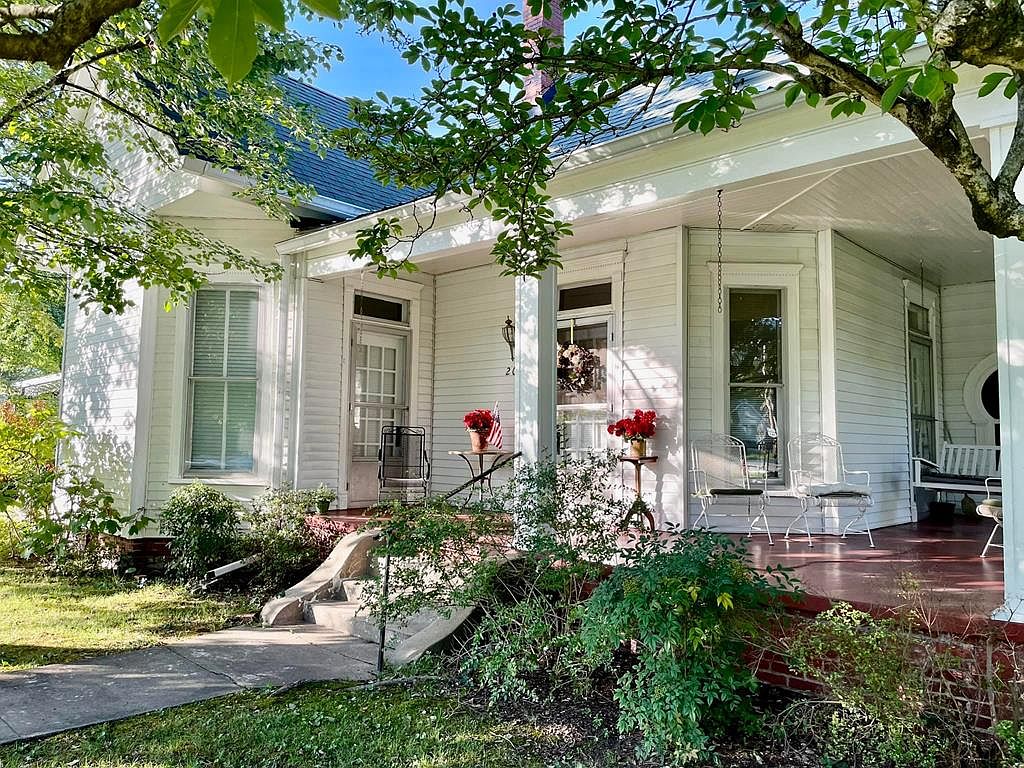 206 N Ewing St, Guthrie, KY 42234 Zillow