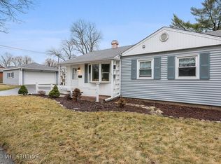 4528 Fairview Ave, Downers Grove, IL 60515