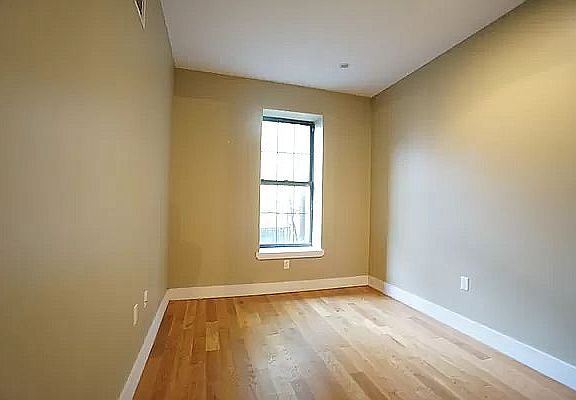 4th image of 277 Halsey St #1B