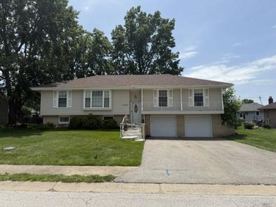2001 Thunderbird Dr, Harrisonville, MO, 64701