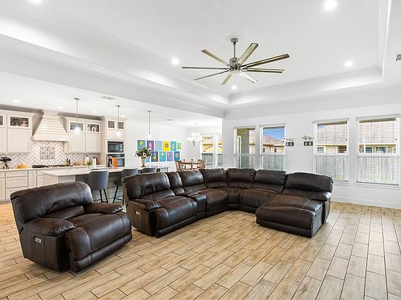2nd image of 3822 Negin Dr