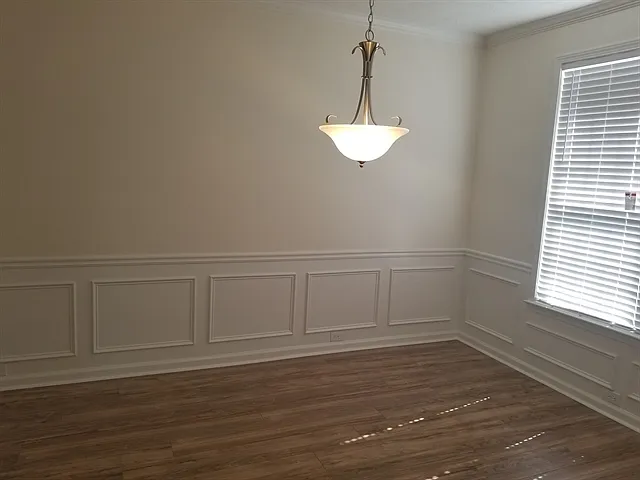 4 bed, 2.5 bath, 2500 sqft, $2,650 — Photo 3