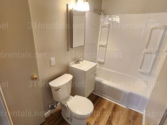3rd image of 2462 N Chautauqua Ave