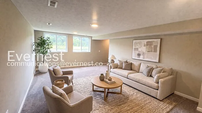 3 bed, 3.0 bath, 1940 sqft, $2,895 — Photo 4