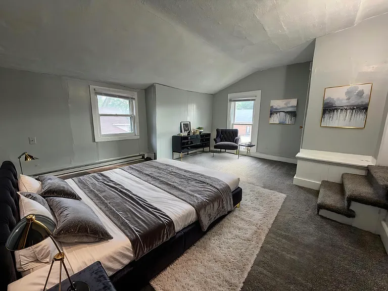 304 E Main St #3 — Photo 3