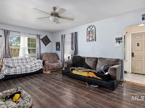 4th image of 267 Pierce St