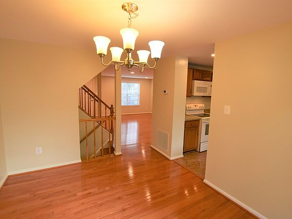 3rd image of 6605 Briarleigh Way