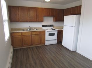 1004 11th St NW #6B, Minot, ND 58703