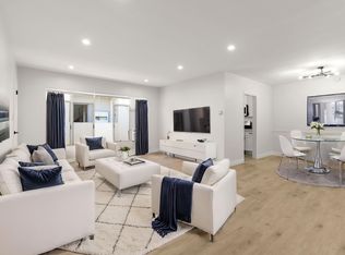 (El/Eu/Yo:B) 325 S. Rexford Drive, Beverly Hills, CA 90212