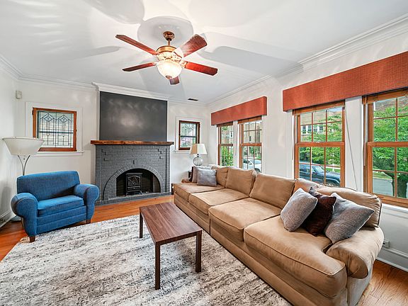 4th image of 2617 W Lunt Ave