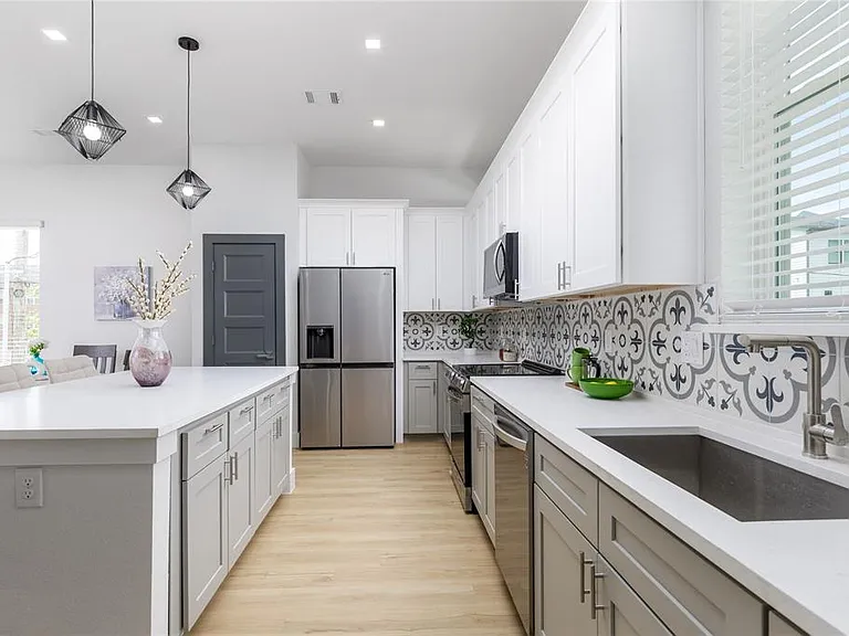 2801 Weisenberger St #101 — Photo 16